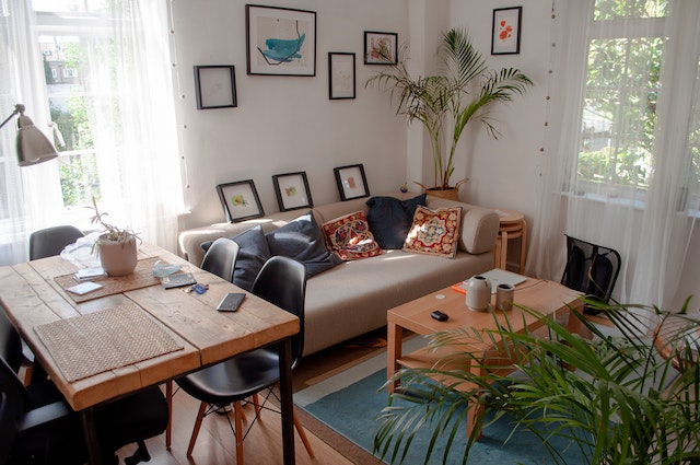 Decorar espacios pequeños puede ser un desafío emocionante y creativo. Aunque puede parecer complicado en un principio.