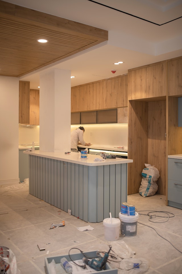 Es fundamental establecer un presupuesto para renovar la cocina y darle un nuevo aspecto a tu hogar y aumentar su valor.
