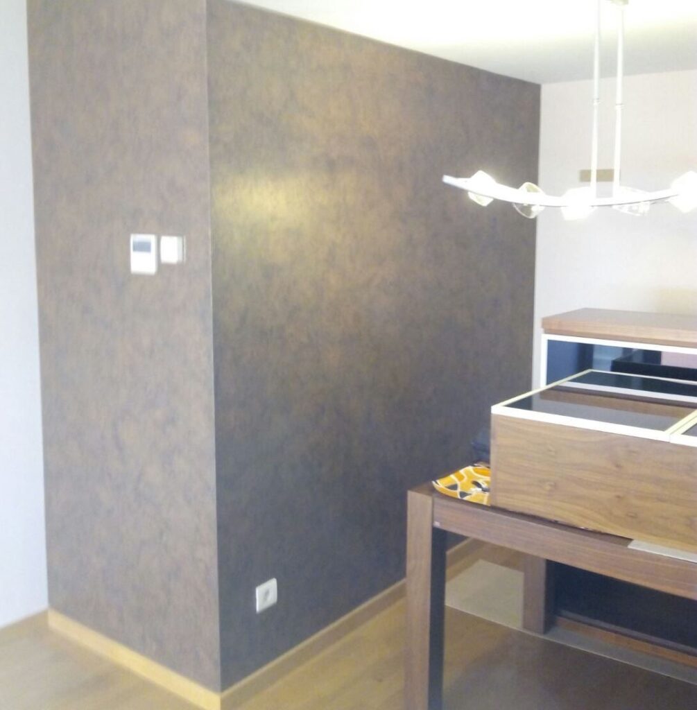 Es importante elegir bien el tipo de pintura y el acabado que queremos darle a nuestros muros, para conseguir el efecto deseado.