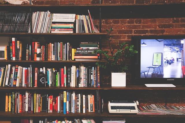 instalar tv en casa cerca de un lugar de lectura