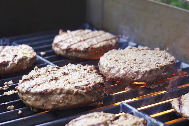 Receta de Hamburguesas Caseras: Consejos de un Experto en Carnes.